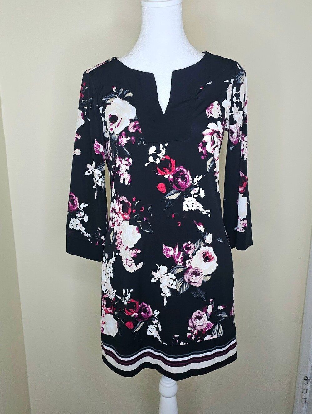 White House Black Market Floral Shift Dress XS Black Burgundy 3/4 Sleeve